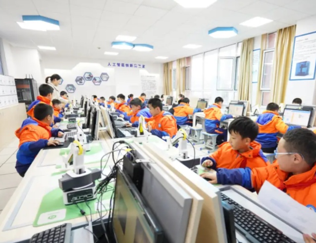 创新素质的人工智能学中小学需建立系统